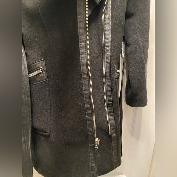 Via Spiga black coat with faux fur collar leather details size 10 - Picture 7 of 14